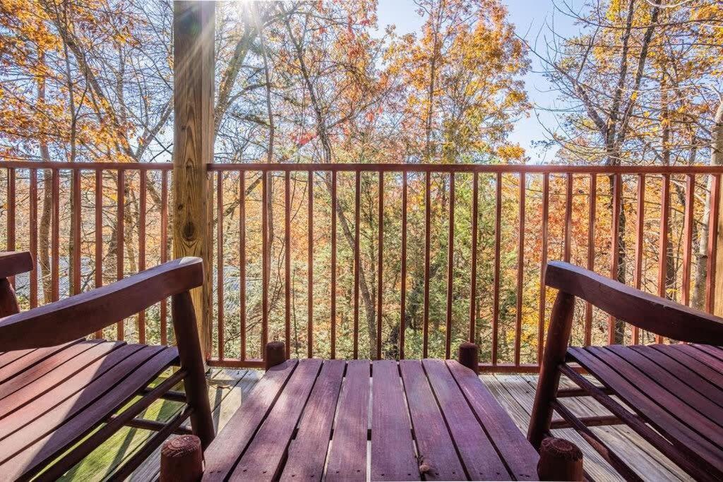Sasquatch Lodge E Sleeps 13 Gatlinburg Buitenkant foto
