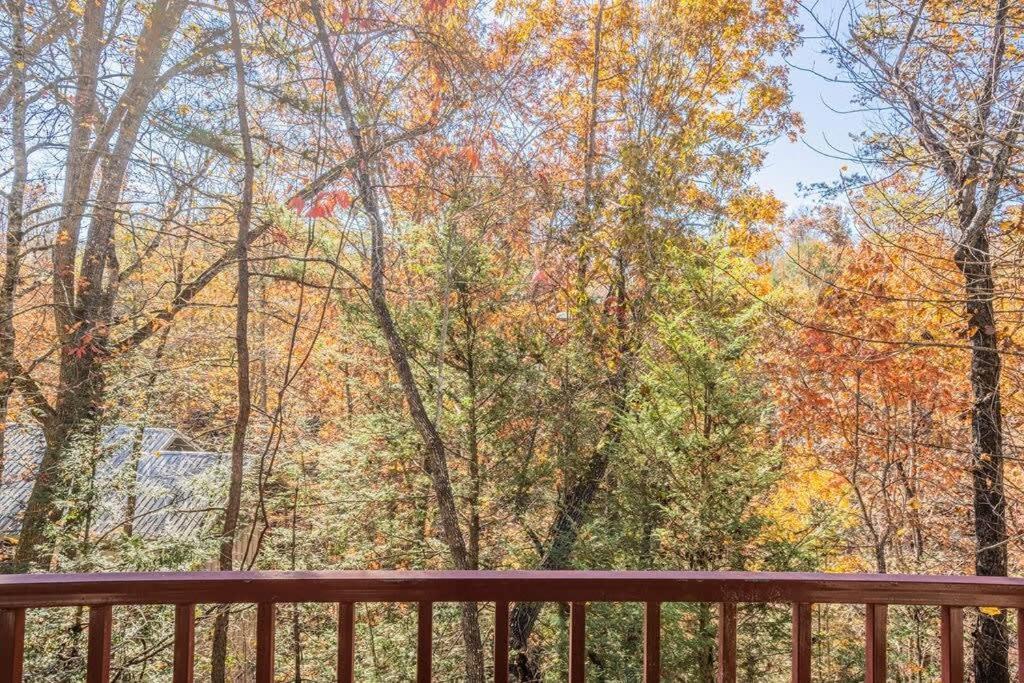 Sasquatch Lodge E Sleeps 13 Gatlinburg Buitenkant foto